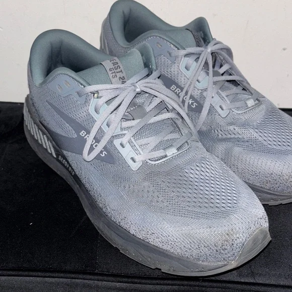 Brooks Beast GTS Light Gray Athletic Shoes - Picture 1 of 10